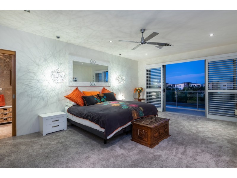 Penthouse 341/ 3-5 Pendraat Parade ‘Ilanah Aqua’, Hope Island QLD 4212