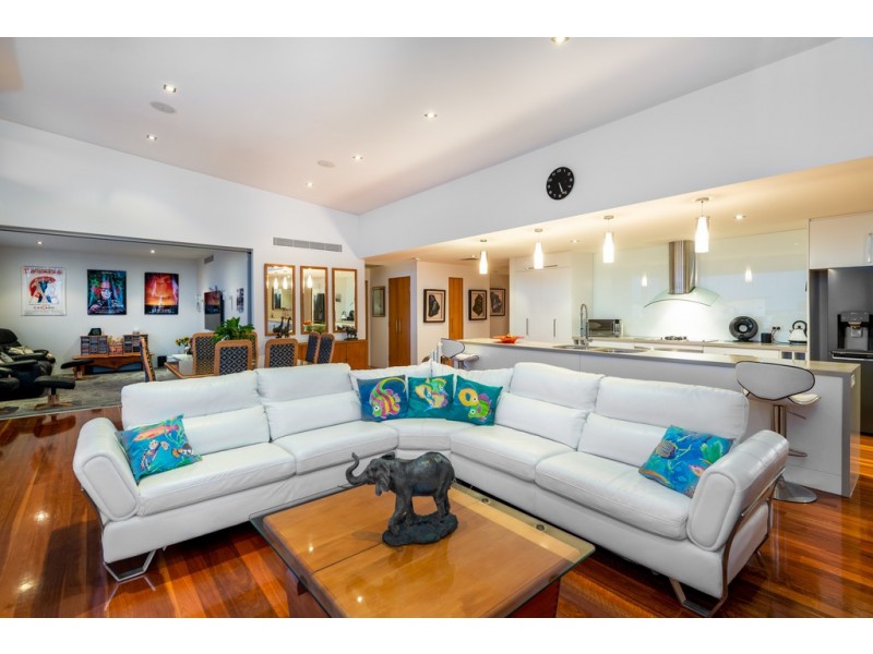 Penthouse 341/ 3-5 Pendraat Parade ‘Ilanah Aqua’, Hope Island QLD 4212