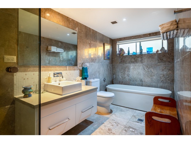 Penthouse 341/ 3-5 Pendraat Parade ‘Ilanah Aqua’, Hope Island QLD 4212