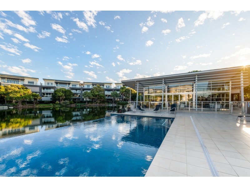 Penthouse 341/ 3-5 Pendraat Parade ‘Ilanah Aqua’, Hope Island QLD 4212