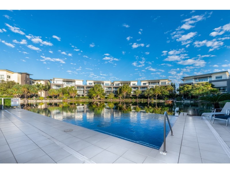 Penthouse 341/ 3-5 Pendraat Parade ‘Ilanah Aqua’, Hope Island QLD 4212