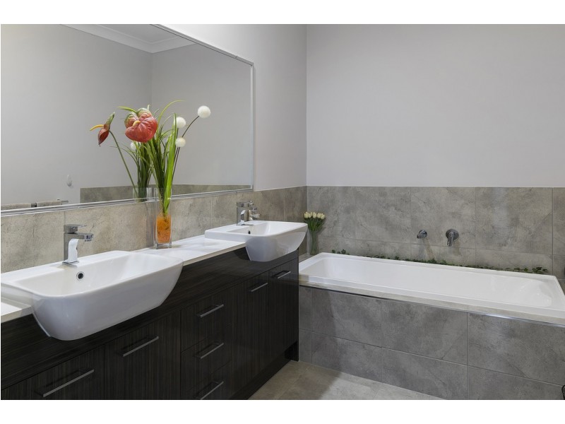 74 Peter Mills Drive, Gilston QLD 4211