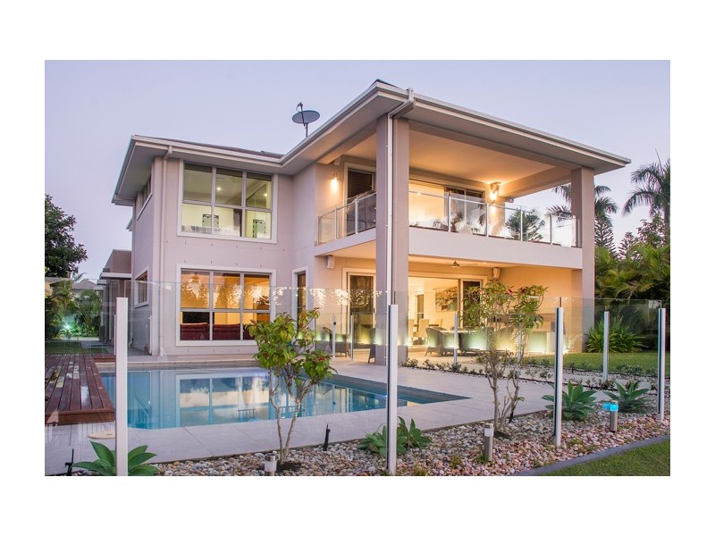 2202 Taromeo Court, Hope Island QLD 4212