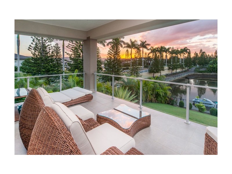 2202 Taromeo Court, Hope Island QLD 4212