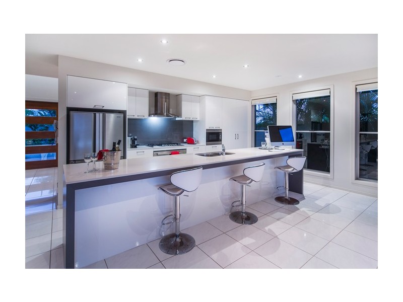 2202 Taromeo Court, Hope Island QLD 4212