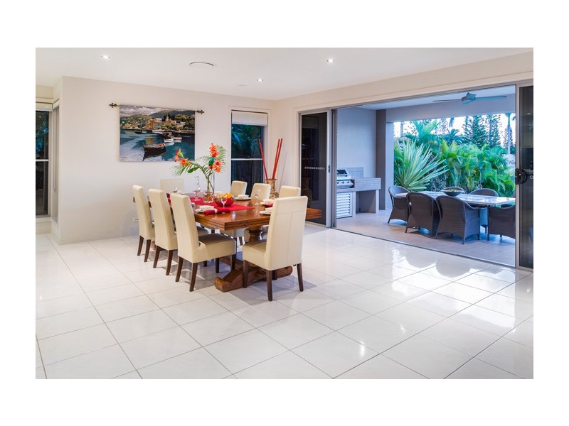 2202 Taromeo Court, Hope Island QLD 4212