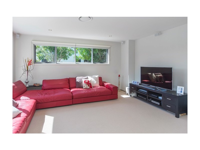 2202 Taromeo Court, Hope Island QLD 4212