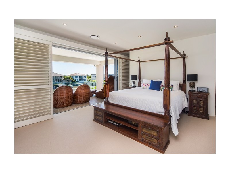 2202 Taromeo Court, Hope Island QLD 4212