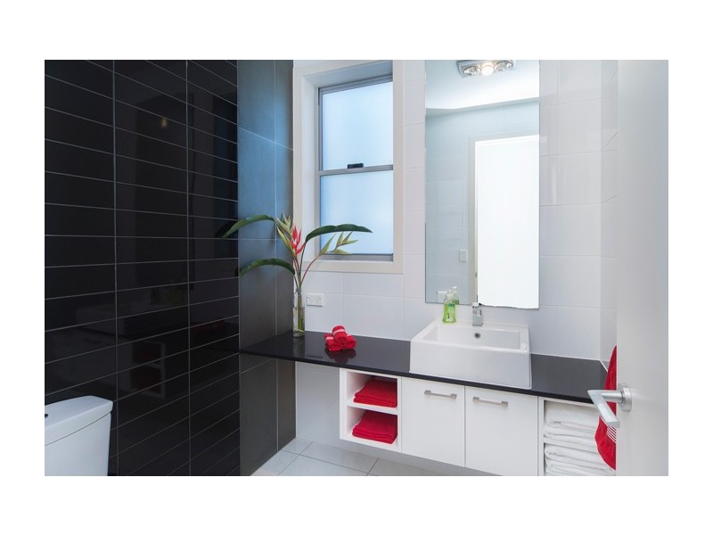 2202 Taromeo Court, Hope Island QLD 4212