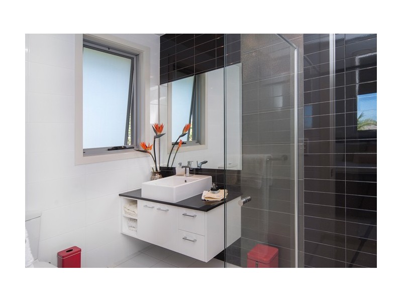 2202 Taromeo Court, Hope Island QLD 4212