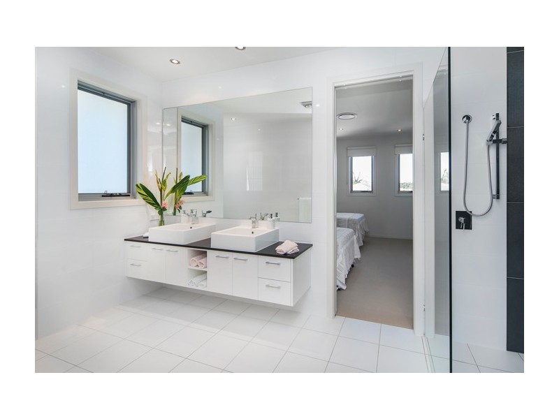 2202 Taromeo Court, Hope Island QLD 4212