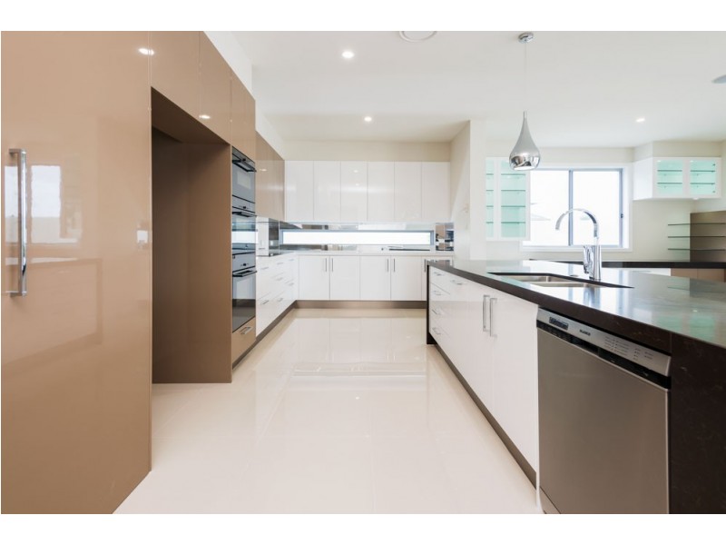 2173 Beaufort Way, Hope Island QLD 4212