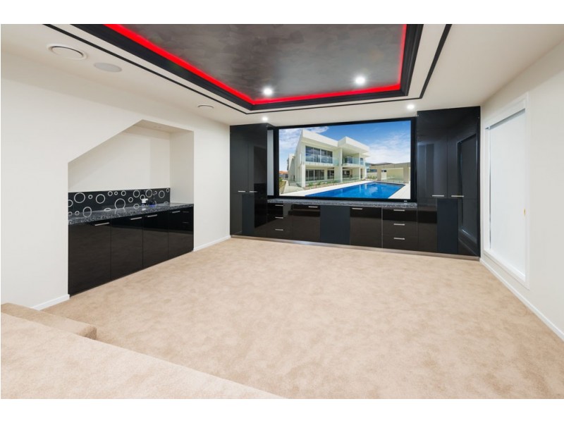 2173 Beaufort Way, Hope Island QLD 4212