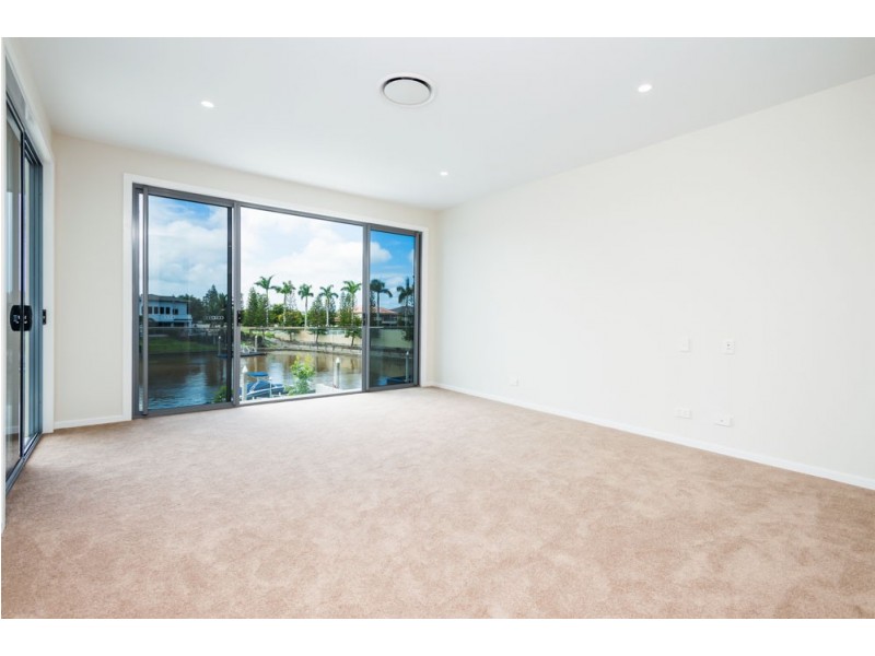 2173 Beaufort Way, Hope Island QLD 4212