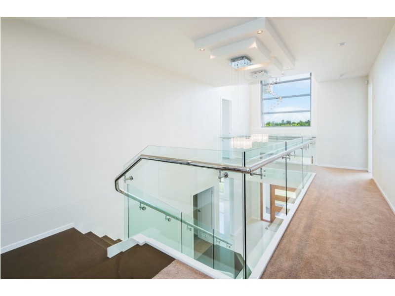 2173 Beaufort Way, Hope Island QLD 4212