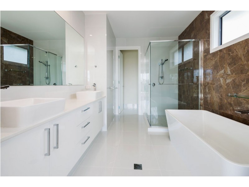 2173 Beaufort Way, Hope Island QLD 4212