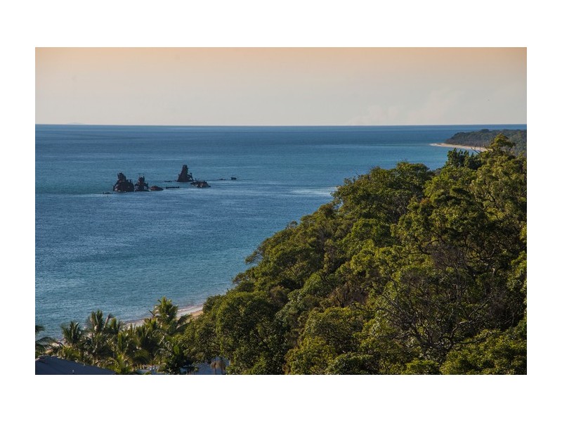 2 Cowry Close, Tangalooma QLD 4025