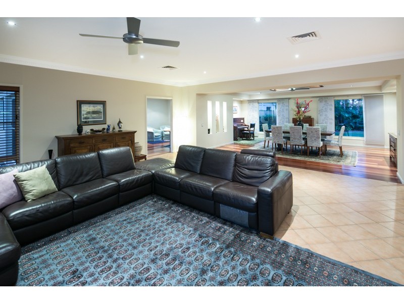 1076 Killymoon Drive, Hope Island QLD 4212
