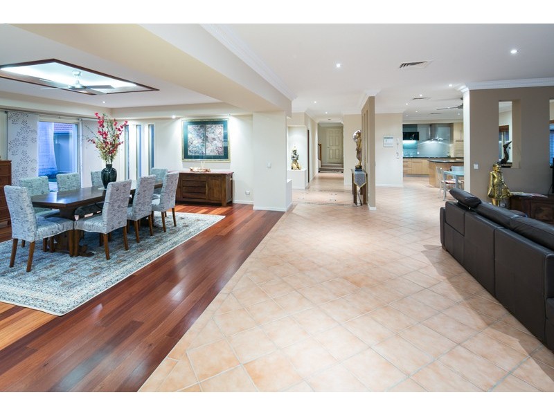 1076 Killymoon Drive, Hope Island QLD 4212