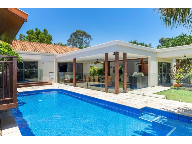 3145 Riverleigh Drive, Hope Island QLD 4212