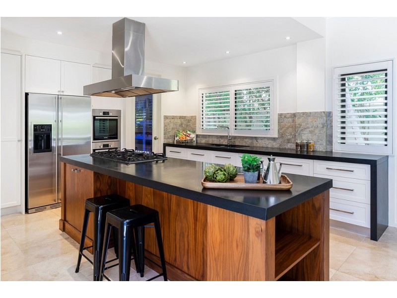 3145 Riverleigh Drive, Hope Island QLD 4212
