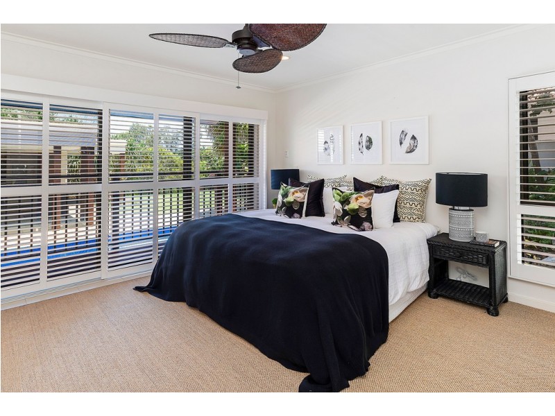 3145 Riverleigh Drive, Hope Island QLD 4212