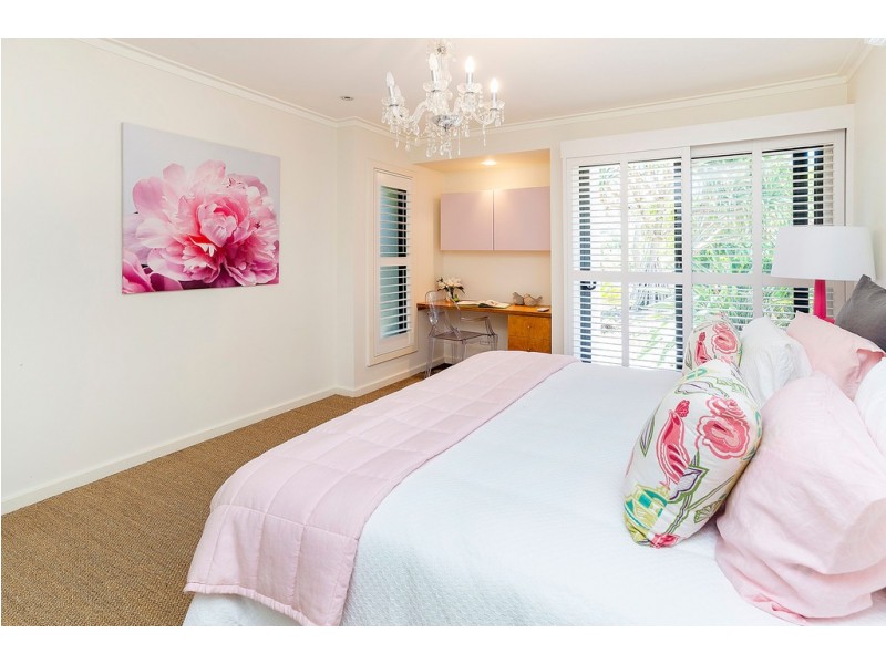 3145 Riverleigh Drive, Hope Island QLD 4212