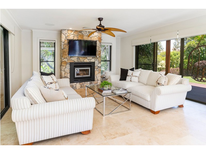 3145 Riverleigh Drive, Hope Island QLD 4212