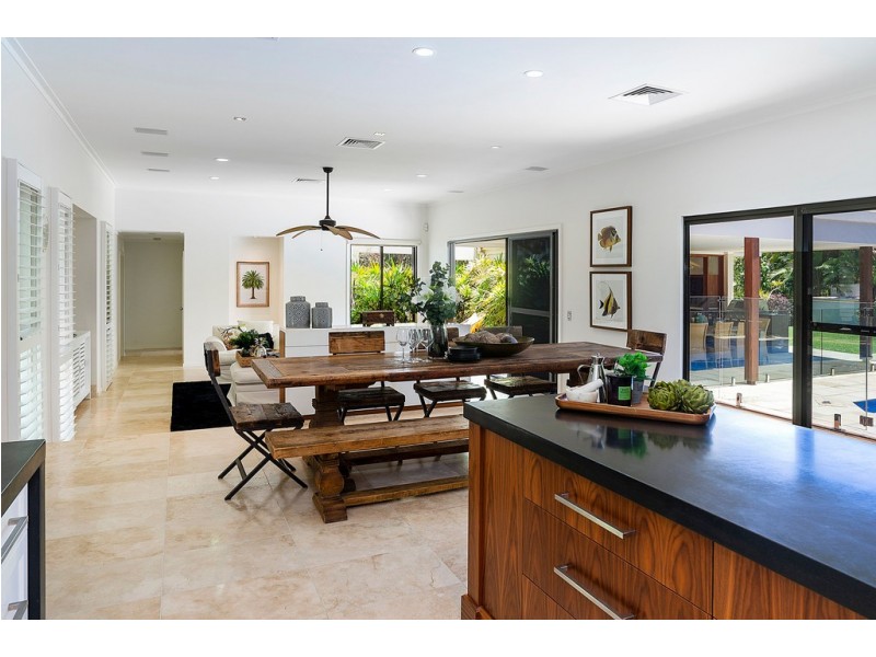 3145 Riverleigh Drive, Hope Island QLD 4212