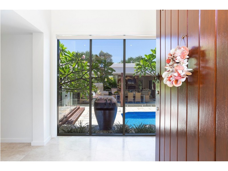 3145 Riverleigh Drive, Hope Island QLD 4212