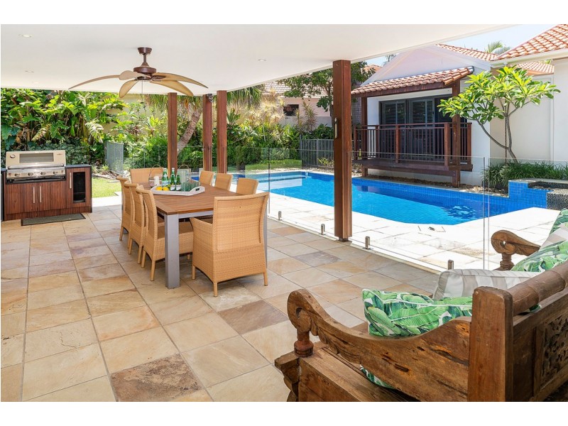 3145 Riverleigh Drive, Hope Island QLD 4212