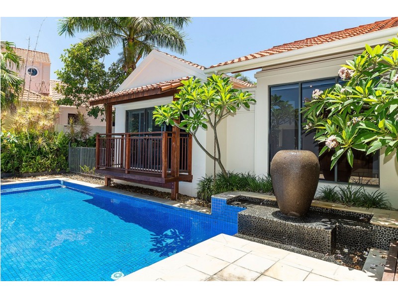 3145 Riverleigh Drive, Hope Island QLD 4212