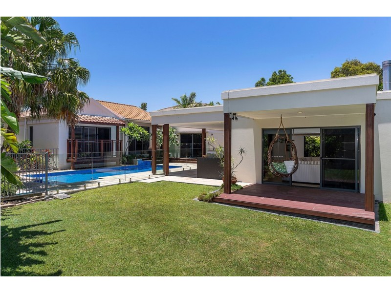 3145 Riverleigh Drive, Hope Island QLD 4212