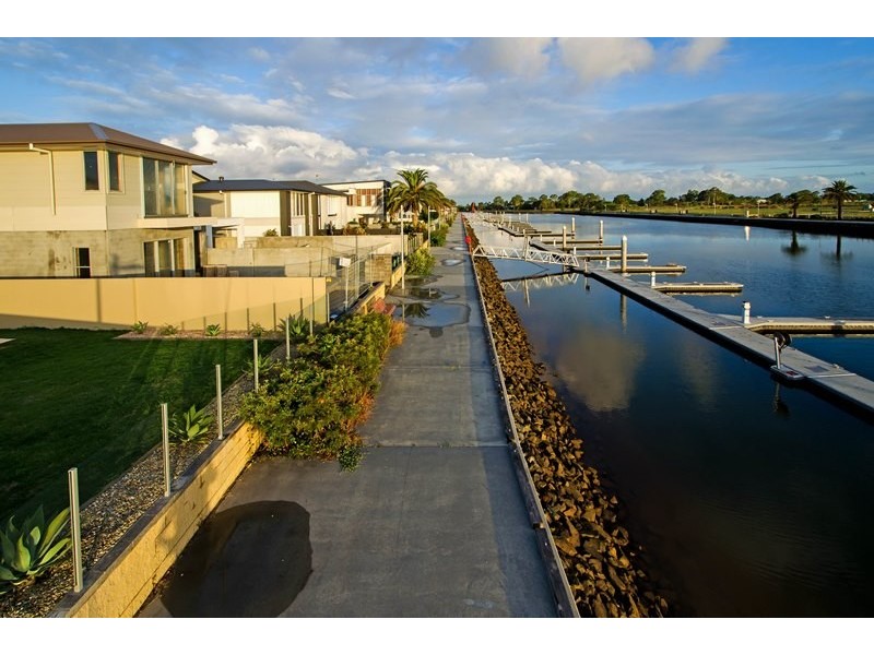 62 Harbour Rise, Hope Island QLD 4212