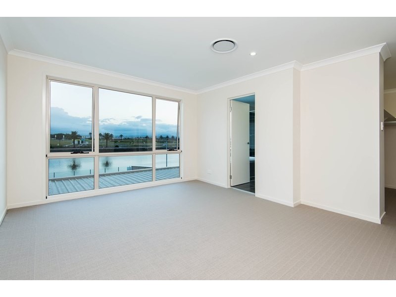 62 Harbour Rise, Hope Island QLD 4212