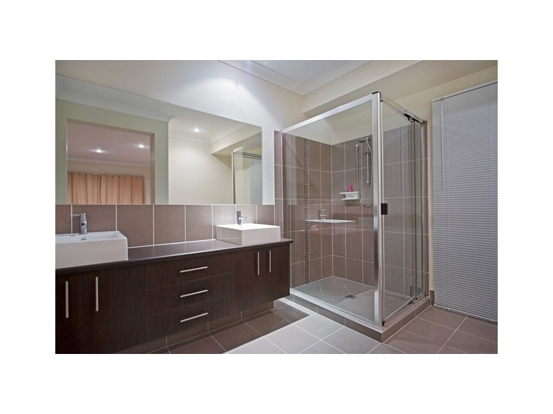 24 Iridium Drive, Hope Island QLD 4212