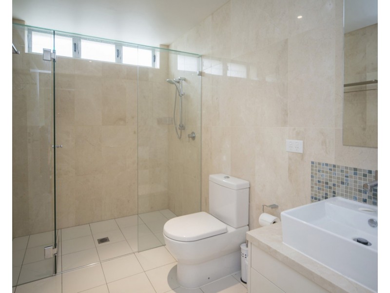 621/3 Pendraat Parade, Hope Island QLD 4212