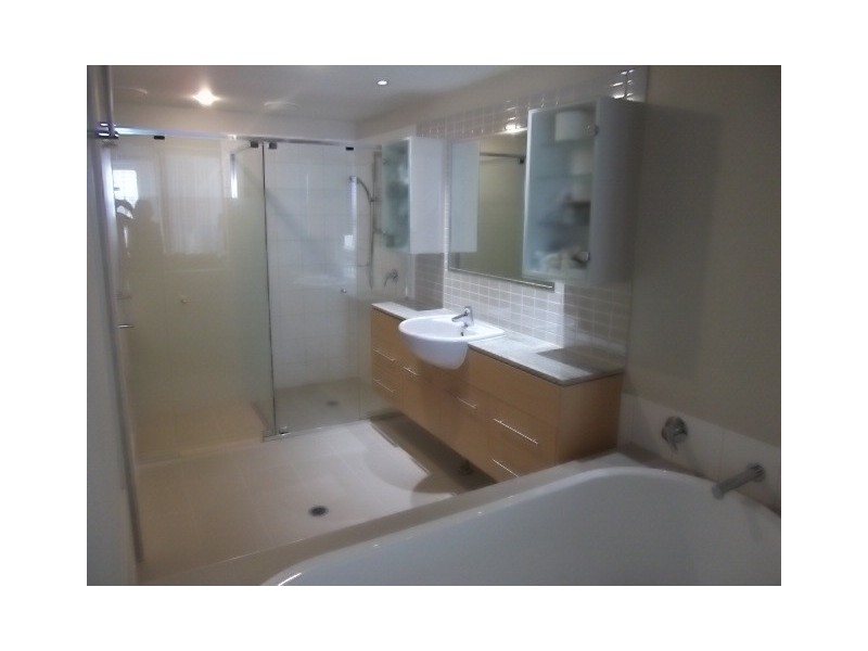 165/105 Scarborough Street, Southport QLD 4215