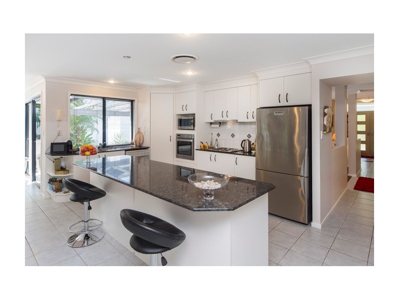 1 Calmwater Crescent, Helensvale QLD 4212