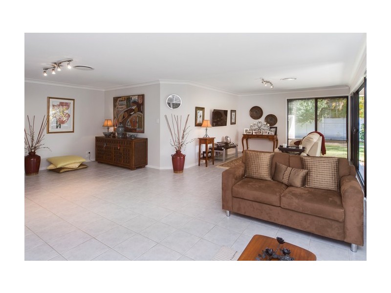 1 Calmwater Crescent, Helensvale QLD 4212