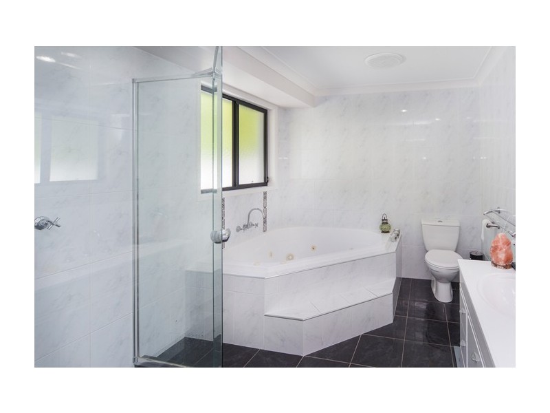 1 Calmwater Crescent, Helensvale QLD 4212