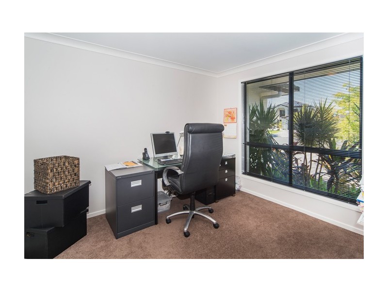 1 Calmwater Crescent, Helensvale QLD 4212