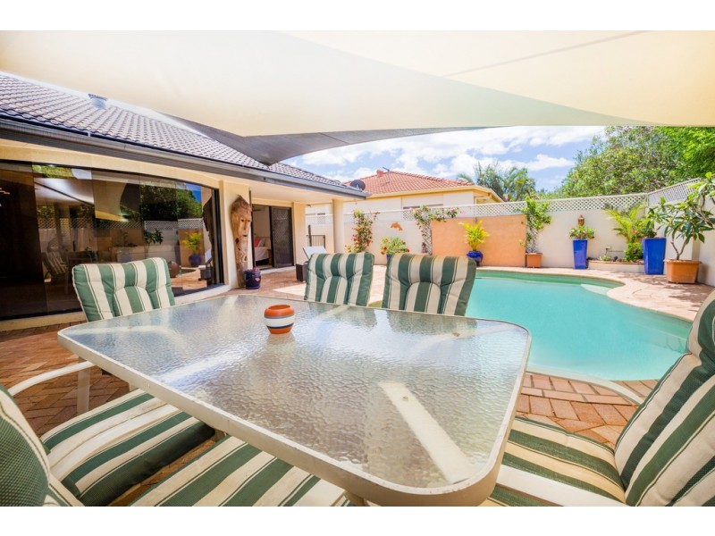 32 Oyster Cove Promenade, Helensvale QLD 4212