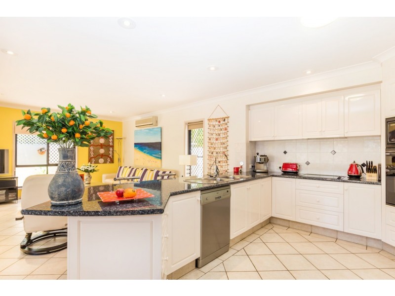 32 Oyster Cove Promenade, Helensvale QLD 4212