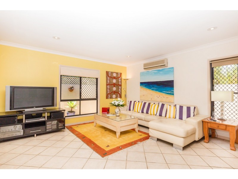 32 Oyster Cove Promenade, Helensvale QLD 4212