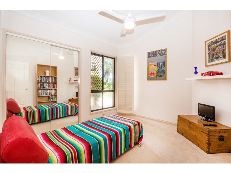 32 Oyster Cove Promenade, Helensvale QLD 4212