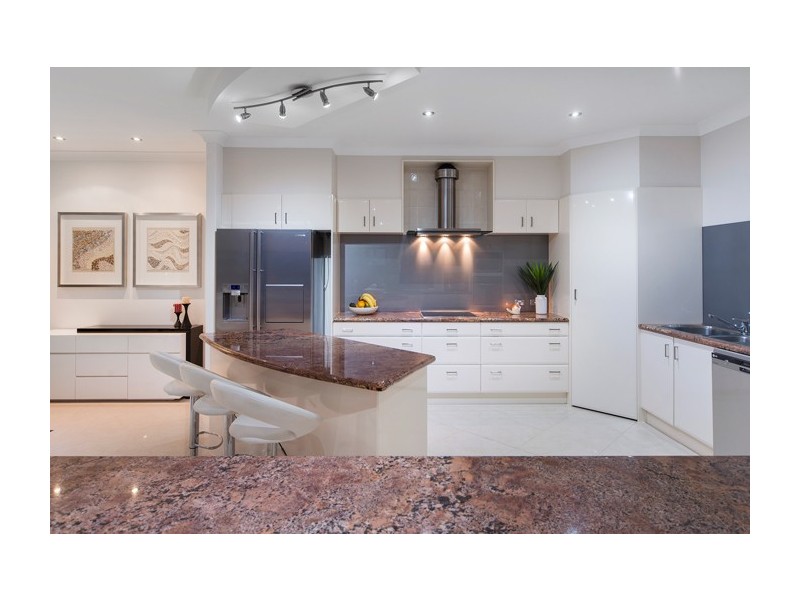 100 The Peninsula, Helensvale QLD 4212