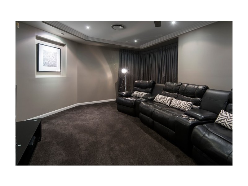 100 The Peninsula, Helensvale QLD 4212