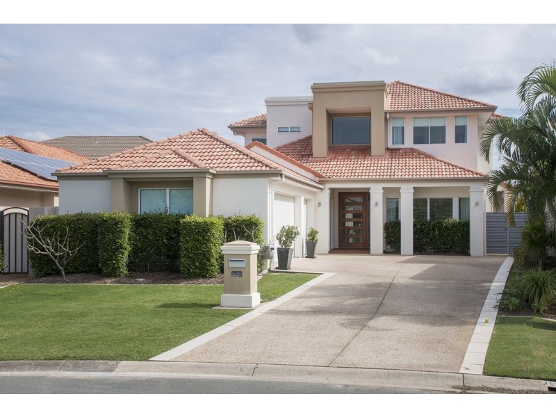 2549 Gowrie Way, Hope Island QLD 4212