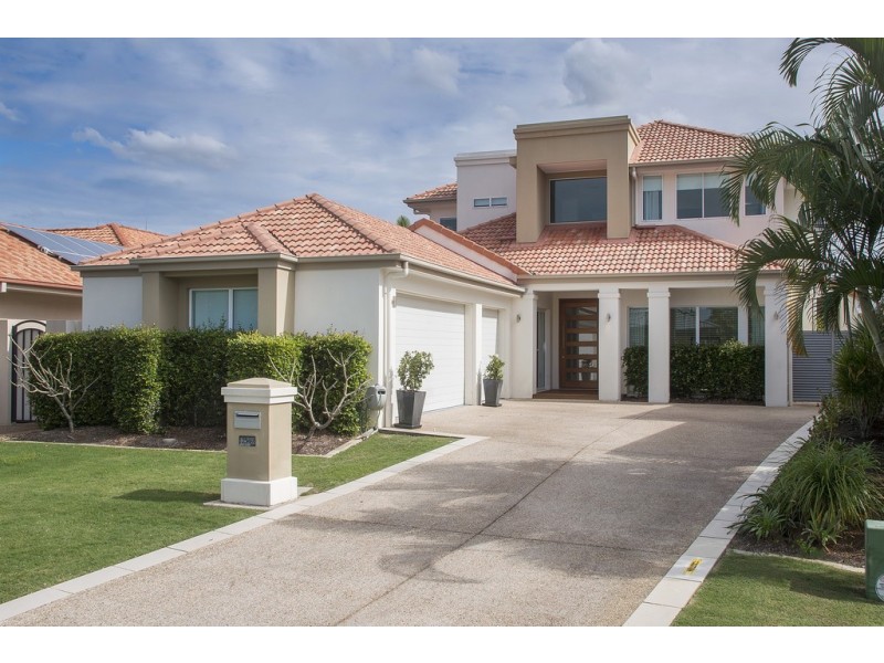 2549 Gowrie Way, Hope Island QLD 4212